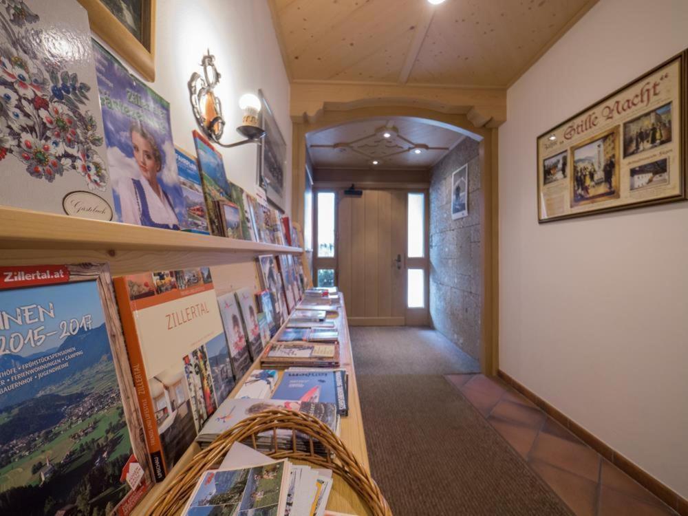 Ferienwohnungen Egger - Direkt An Der Spieljochbahn Fügen Exterior foto